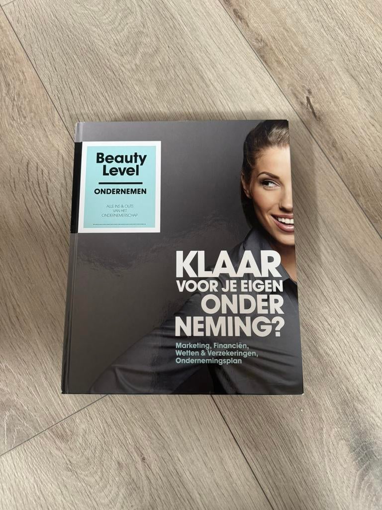 Beauty Level Ondernemen, Ophalen of Verzenden, Alpha, Zo goed als nieuw, MBO
