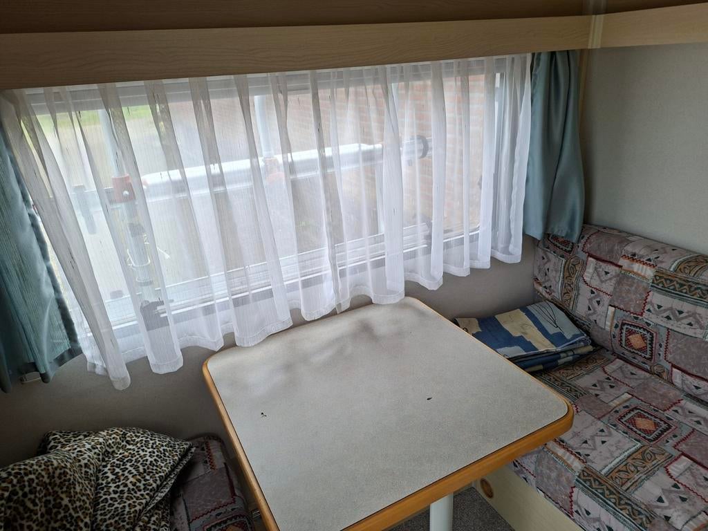 Eifelland Caravan: Compleet Ingericht met Voortent & Luifel, Vast bed, Kleine zit, Tot en met 3, Luifel