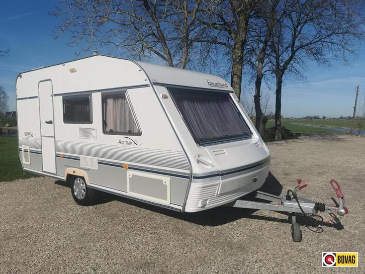 Beyerland Vitesse 430 TMV, Caravans en Kamperen, Caravans, tot en met 4, 750 - 1000 kg, Treinzit, Beyerland, Lengtebed, Vast bed