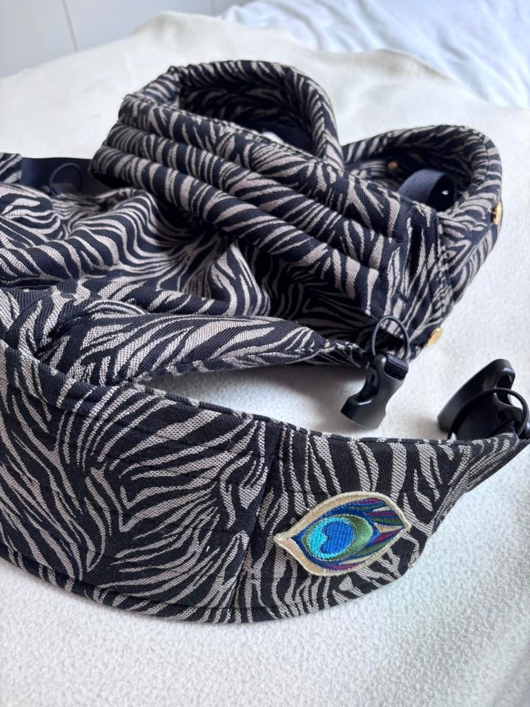 Artipoppe draagzak, Buik of Rug, Zo goed als nieuw, Draagzak, Ophalen