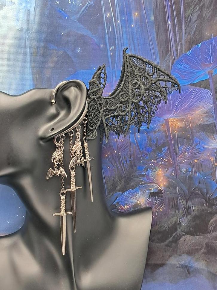 Gothic Batwing Earcuff - Zwart Kant & Zwaarden, Sieraden, Tassen en Uiterlijk, Oorbellen, Nieuw, Hangers, Overige materialen, Zwart