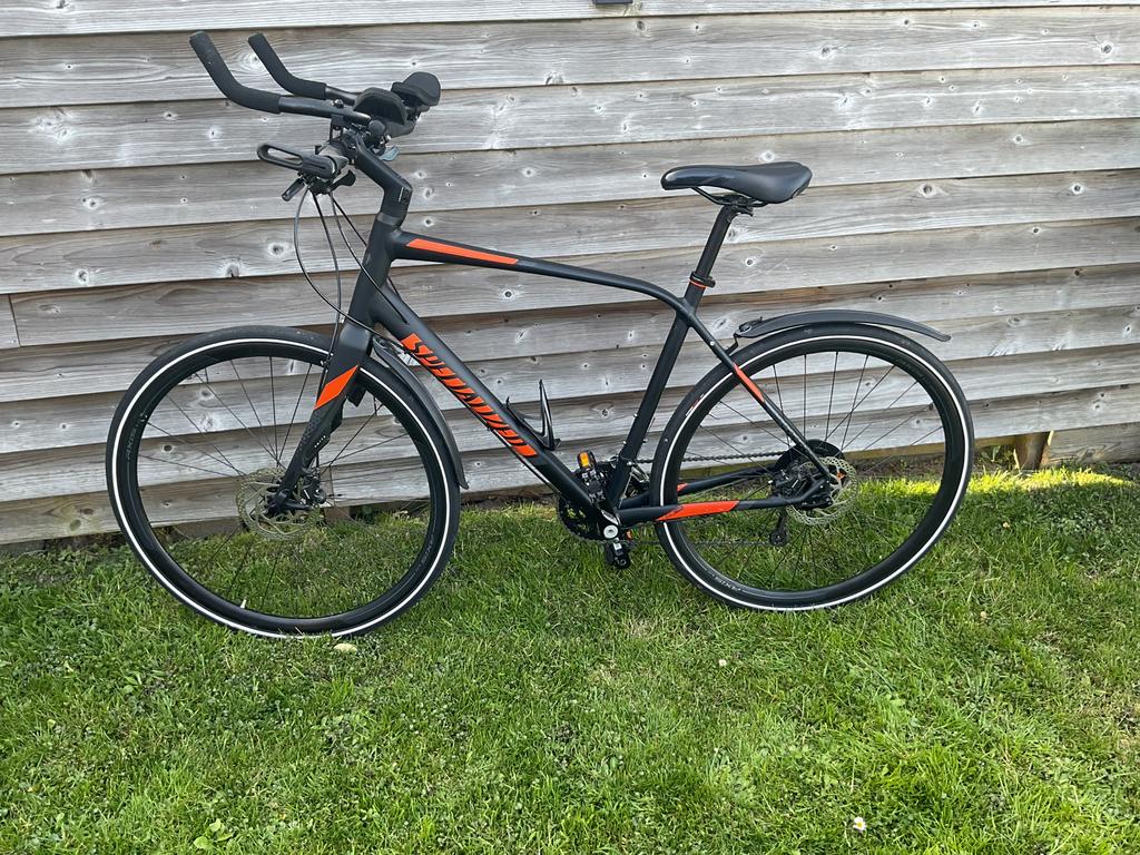 Mooie Specialized Sirrus sportfiets, 20 versnellingen, 28 inch, Zo goed als nieuw, 57 tot 61 cm, Meer dan 20 versnellingen