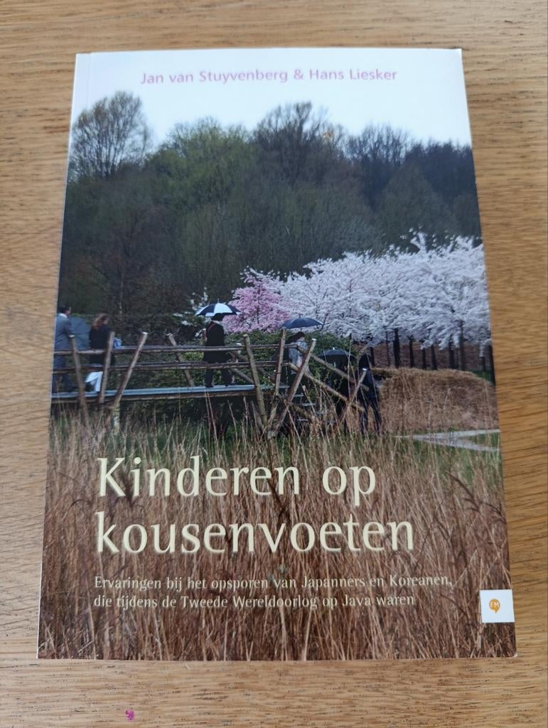 Jan van Stuyvenberg, Kinderen op kousenvoeten, Ophalen of Verzenden, Zo goed als nieuw, Jan van Stuyvenberg; Hans Liesker
