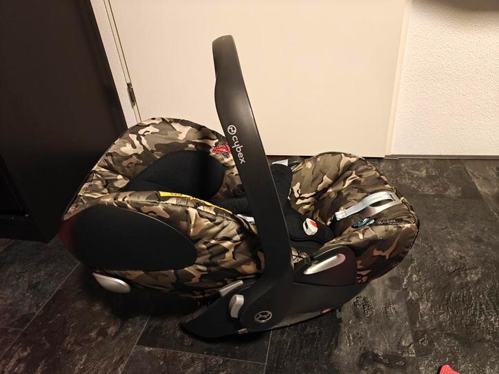 Cybex Cloud Q Special Edition butterfly camouflage, Kinderen en Baby's, Autostoeltjes, Zo goed als nieuw, Overige merken, 0 t/m 13 kg