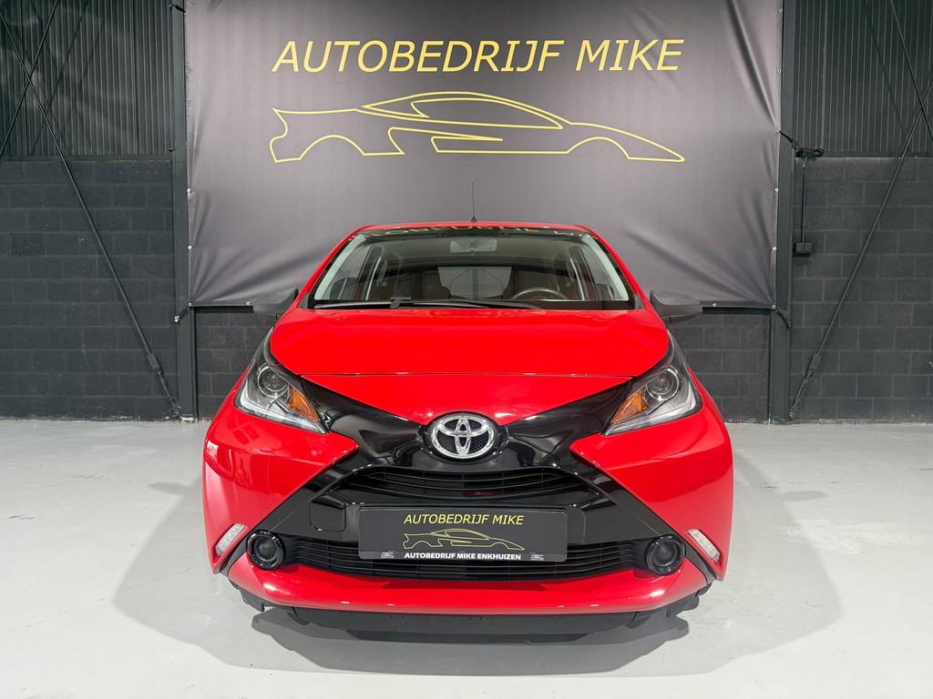 Toyota Aygo 1.0 VVT-i x-now, Auto's, Voorwielaandrijving, Gebruikt, Euro 6, Start-stop-systeem
