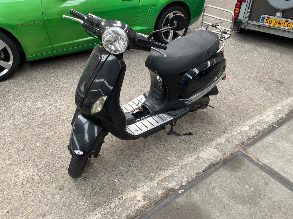 Turbo snorscooter - Ideaal voor onderdelen of project, Fietsen en Brommers, Snorfietsen en Snorscooters, Zo goed als nieuw, Benzine