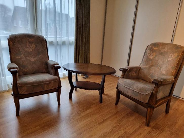 2 fauteuils met salontafel, Huis en Inrichting, Fauteuils, Zo goed als nieuw, Hout, Stof, 50 tot 75 cm, Minder dan 75 cm, Ophalen