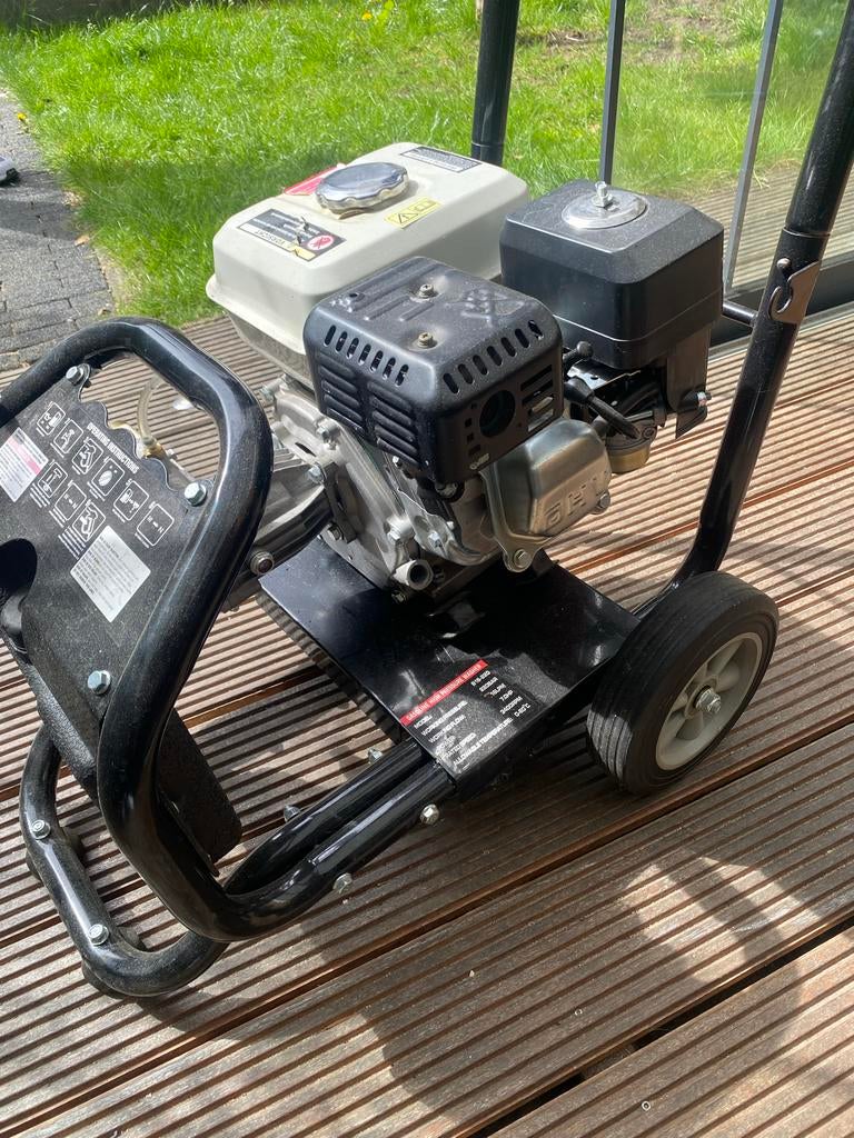 Hogedrukreiniger  220 bar 16Liter per min- Nieuwstaat, Ophalen of Verzenden, Zo goed als nieuw, Benzine