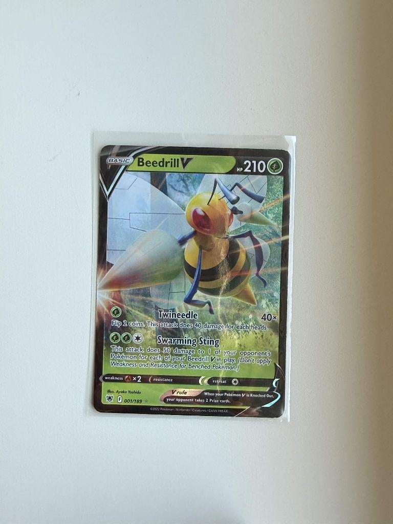 Beedrill V - 001/189 - Astral Radiance Pokémon, Verzenden, Nieuw, Losse kaart, Foil