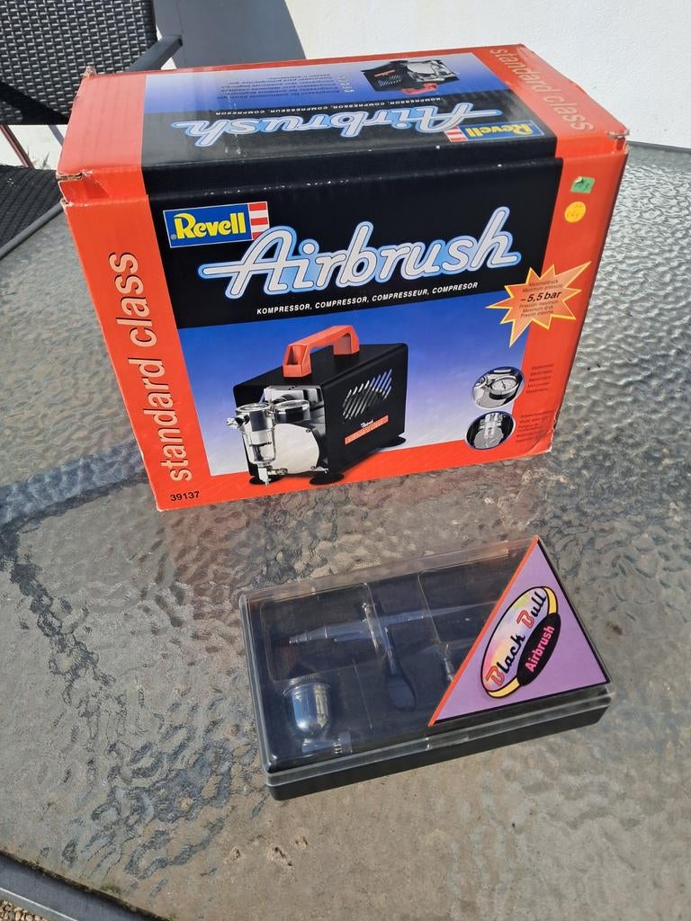 Revell Airbrush met Compressor en Black Bull Brush - Nieuw, Ophalen of Verzenden, Nieuw