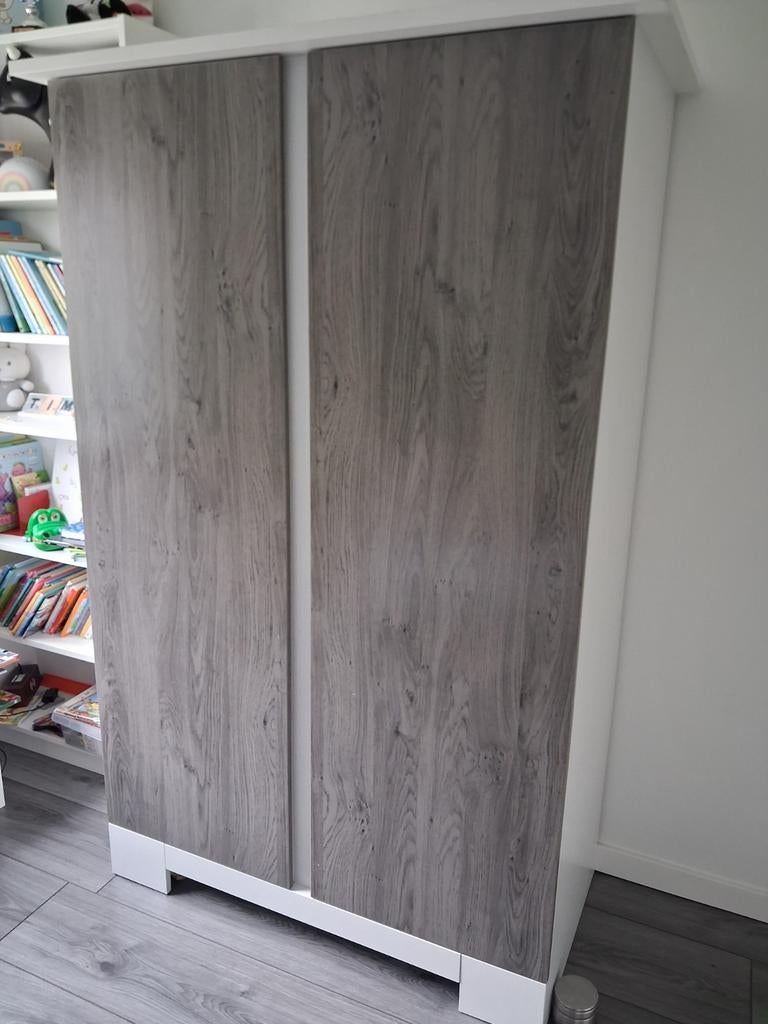 Baby kledingkast., Kinderen en Baby's, Kinderkamer | Commodes en Kasten, Kast, 50 tot 70 cm, 105 cm of meer, Ophalen of Verzenden