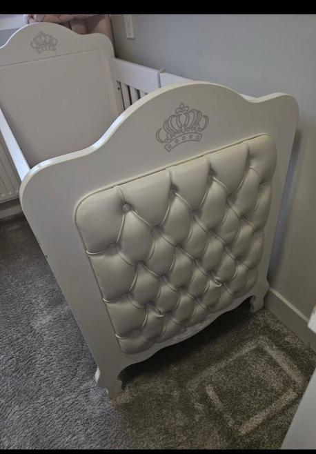 Ledikant en Commode, Ophalen, Zo goed als nieuw, Ledikant