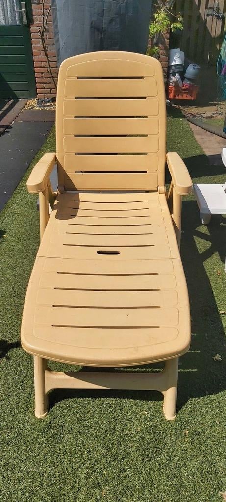 Ligbed strandbed zonnebed met kussen, Ophalen, Gebruikt, Kunststof, Verstelbaar