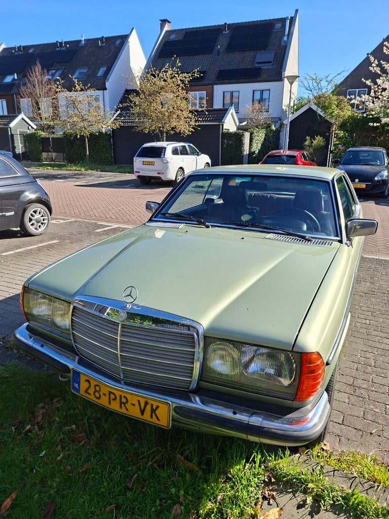 Mercedes-Benz W123 280 CE 1979 Groen, Auto's, Mercedes-Benz, Automaat, 1486 kg, Achterwielaandrijving, 715 kg