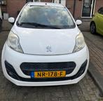Peugeot 107 1.0 12V 5DR 2012 Wit, Voorwielaandrijving, 4 stoelen, Handgeschakeld, Particulier