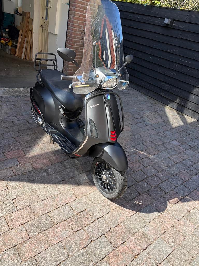 Vespa Sprint 2021 Geel Kenteken scooter, Ophalen, Overige modellen, Maximaal 45 km/u, 49 cc
