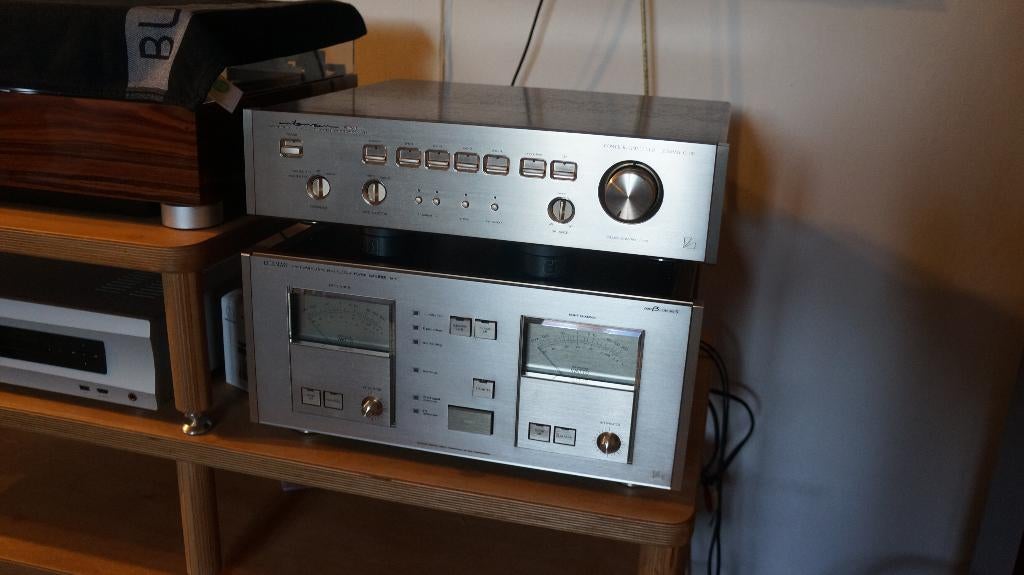 Luxman C-06 & M-05 ( Ruilen voor Accuphase), Audio, Tv en Foto, Versterkers en Receivers, Ophalen, Zo goed als nieuw, 120 watt of meer