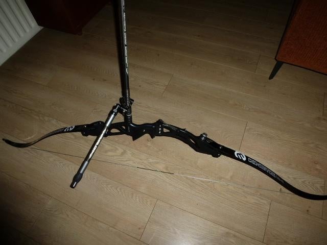 Recurve boog rechtshandig, Sport en Fitness, Handboogschieten, Ophalen of Verzenden, Zo goed als nieuw, Recurveboog