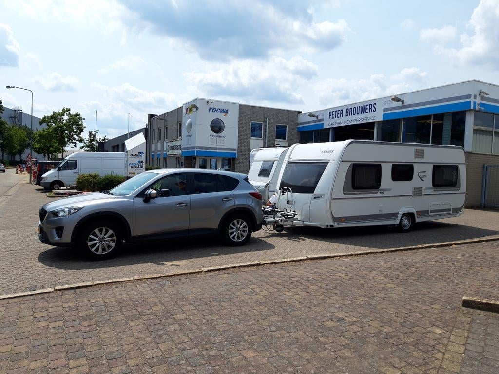 Fendt Saphir 495 SF met volautomatische mover, Caravans en Kamperen, Rondzit, Frans bed, Fendt, 5 tot 6 meter