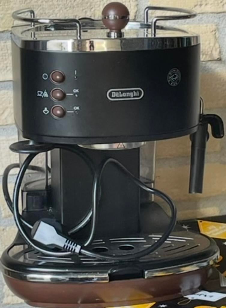 DeLonghi koffiezetapparaat, Afneembaar waterreservoir, Gebruikt, Espresso apparaat, Gemalen koffie