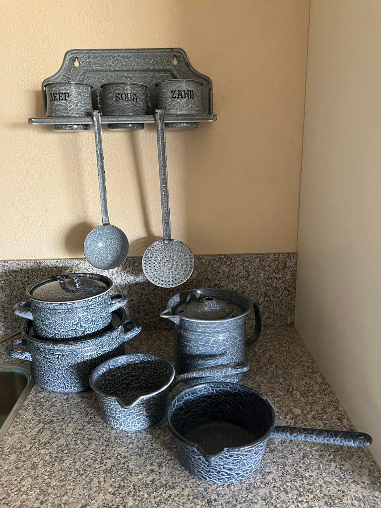 Emaille grijs gewolkte keukenset met pannen en wandrek, Ophalen of Verzenden