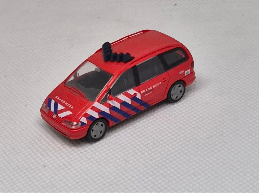 VW Sharan Brandweer Maastricht, Hobby en Vrije tijd, Modelauto's | 1:87, Ophalen of Verzenden, Zo goed als nieuw, Auto, Rietze
