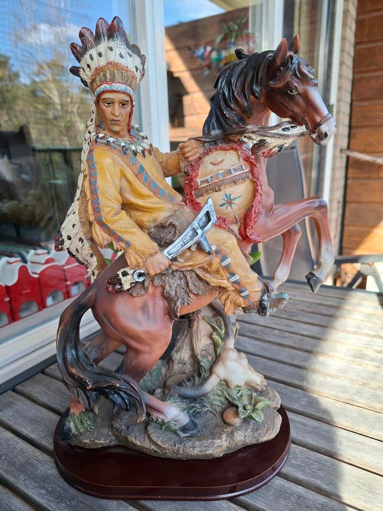 Grote Indiaan op een paard beeld, Ophalen of Verzenden, Zo goed als nieuw, Mens
