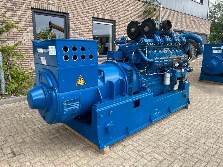 Deutz Gasset 800 / 1110 kVA Stamford generatorset (bj 2002), Zakelijke goederen, Machines en Bouw | Aggregaten, Ophalen of Verzenden