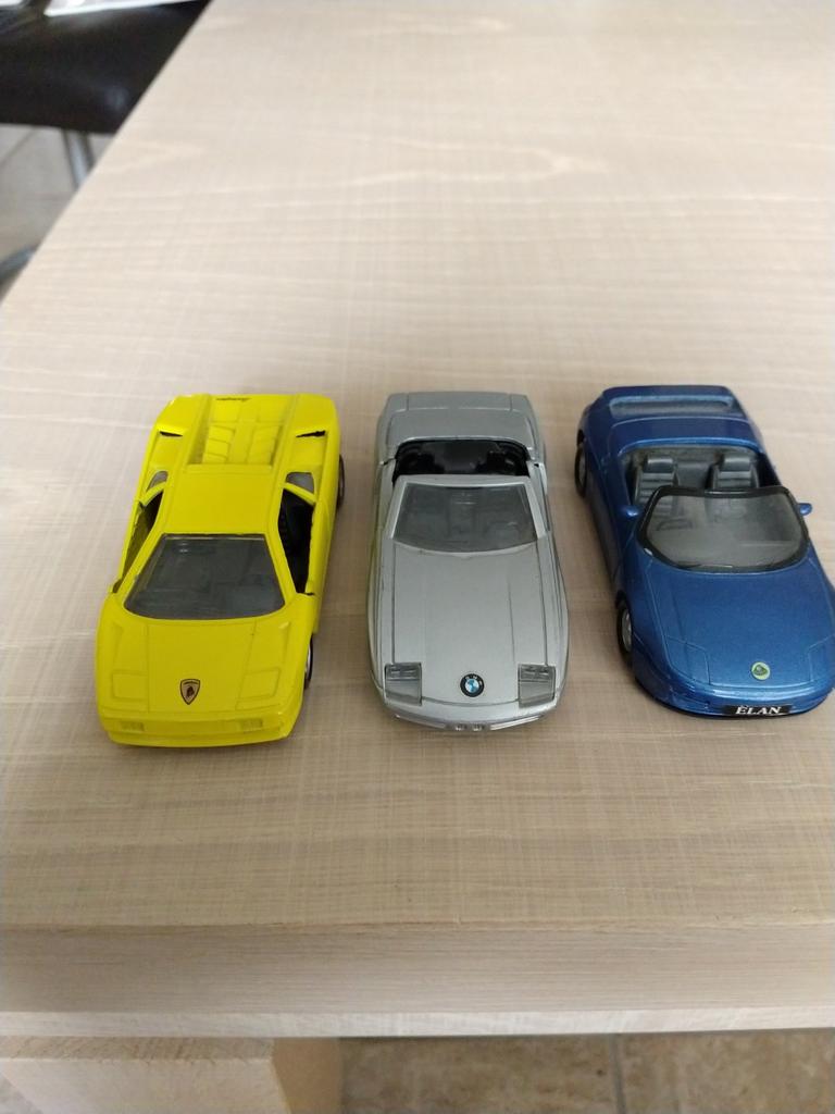 Set van 3 diverse modelauto's: Lamborghini, BMW Z1, Lotus El, Hobby en Vrije tijd, Modelauto's | 1:43, Ophalen of Verzenden, Zo goed als nieuw