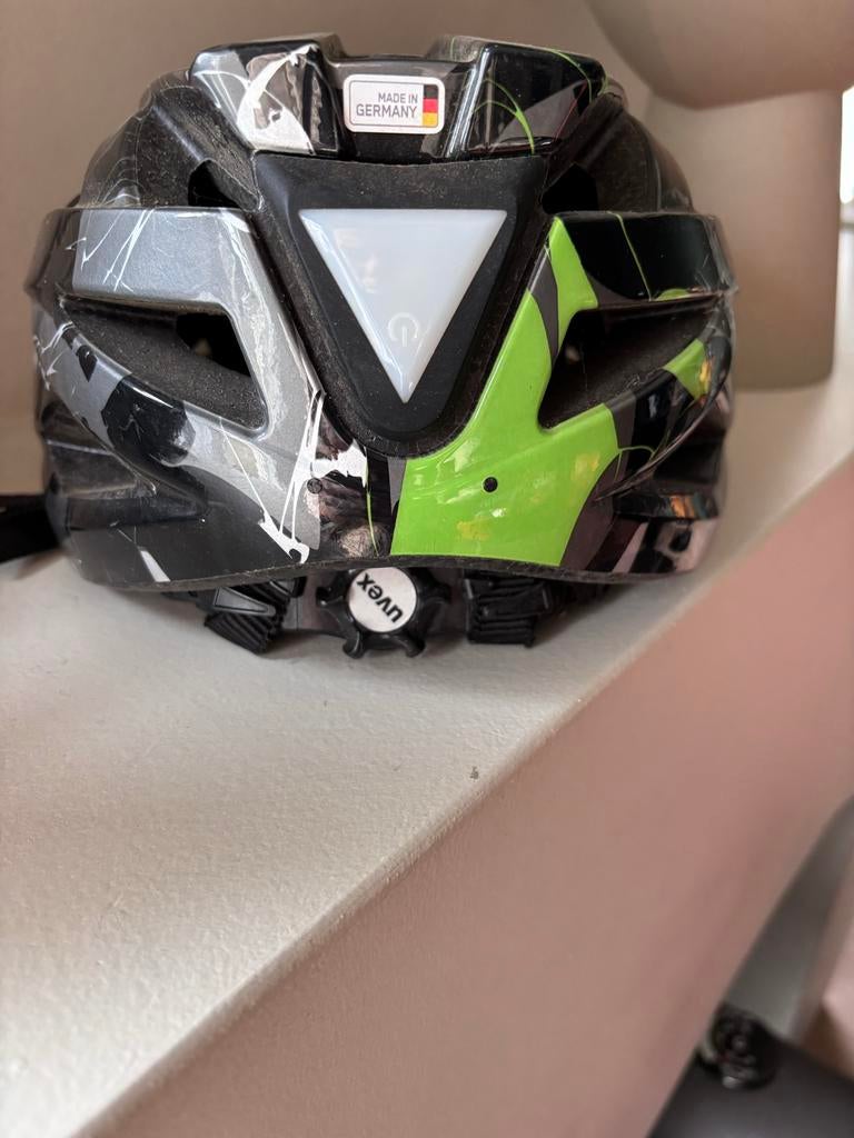 Uvex Kinder Fietshelm - Zwart/Groen met Verlichting, Ophalen of Verzenden, Zo goed als nieuw, Overige maten, Jongen of Meisje