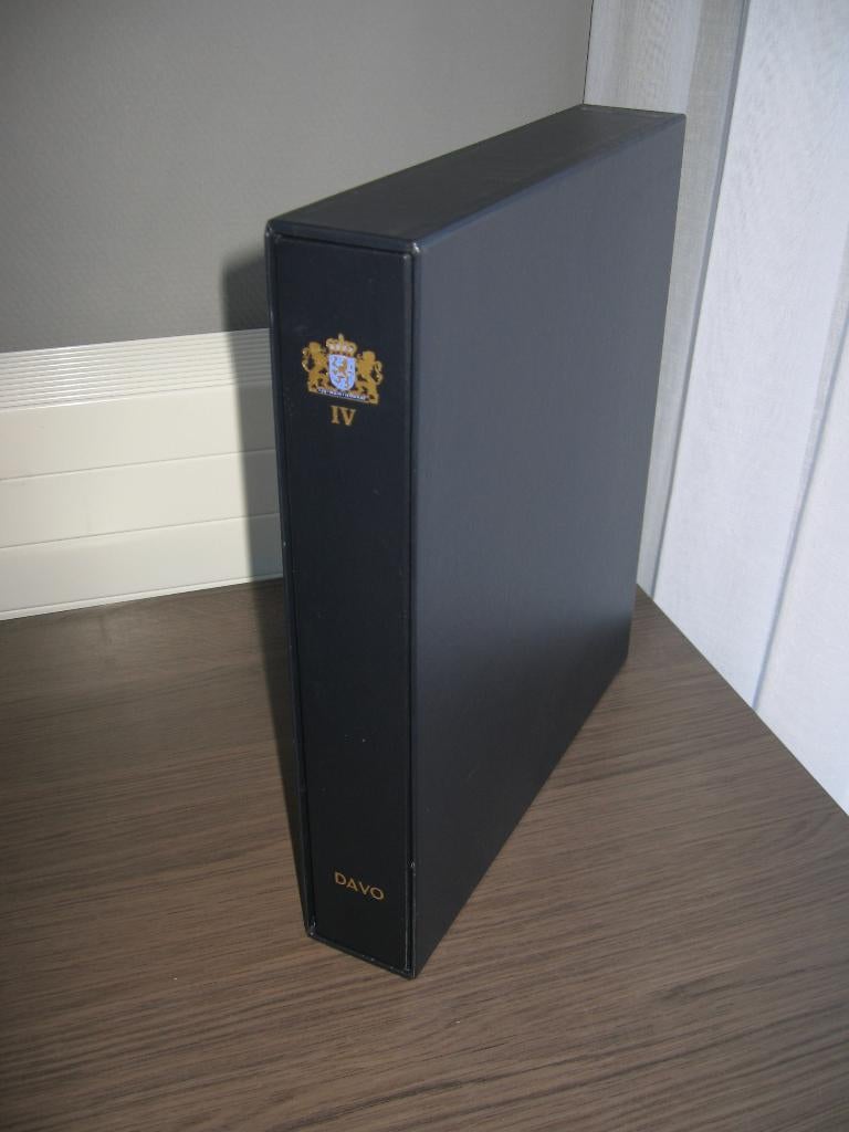 Nederland 1990 t/m 2000, compleet in DAVO Luxe album., Verzenden, Nederland