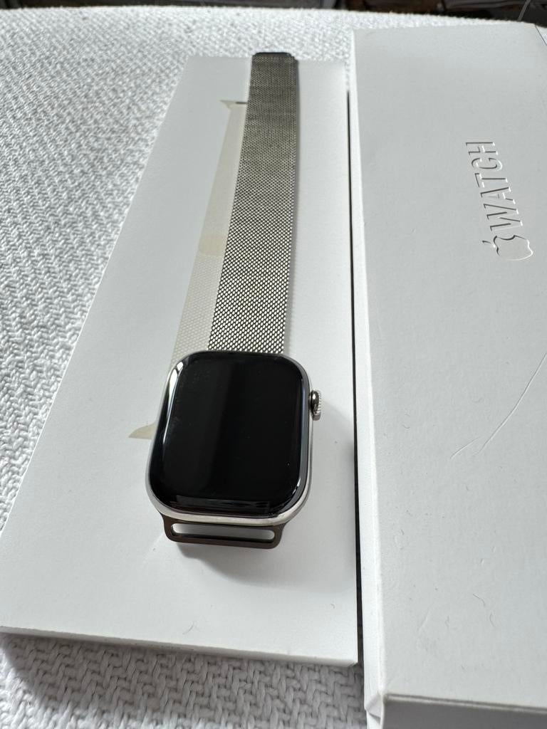 Apple Watch Series 10 titanium GPS + Cellular, Sieraden, Tassen en Uiterlijk, Smartwatches, Ophalen, IOS, Zo goed als nieuw, Zilver