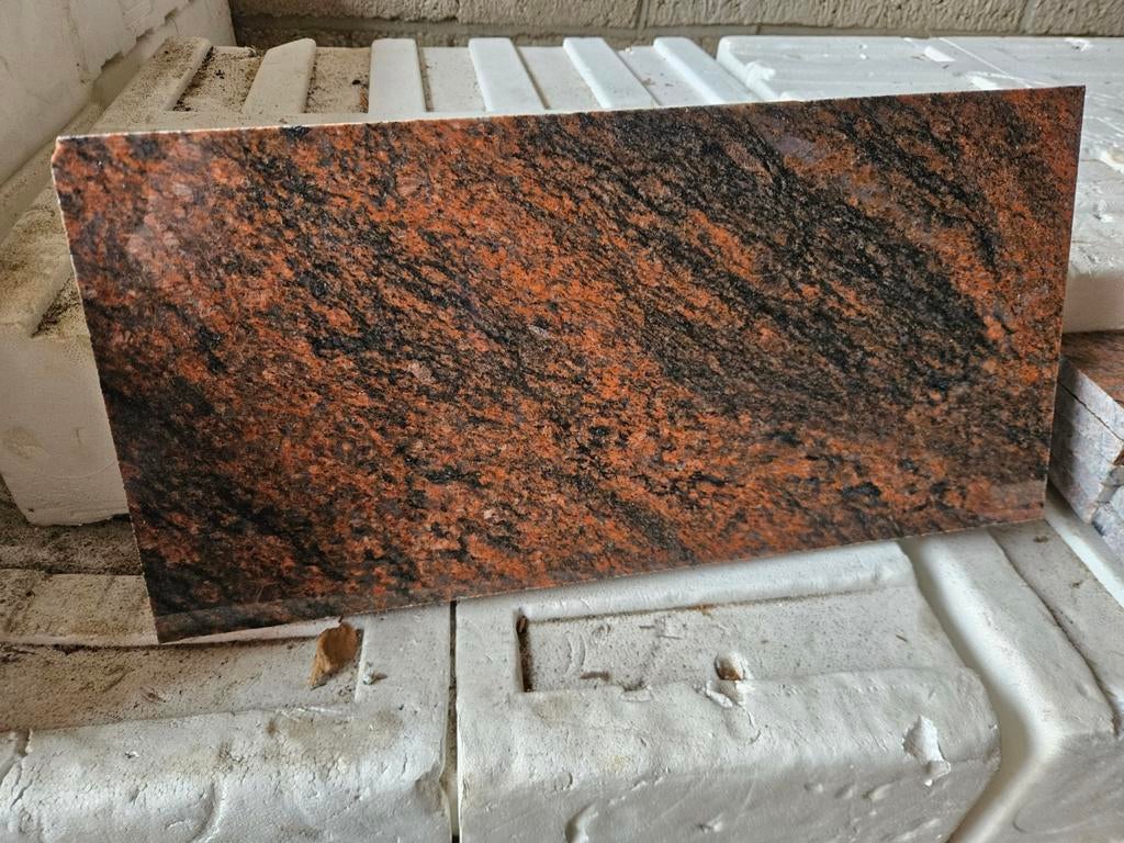 Rode Granieten Tegels 40x40cm - 64m² Beschikbaar, Ophalen