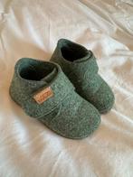 Groene Living Kitzbühel slofjes maat 22 zo goed als nieuw, Ophalen of Verzenden, Gebruikt, Jongetje of Meisje, Slofjes