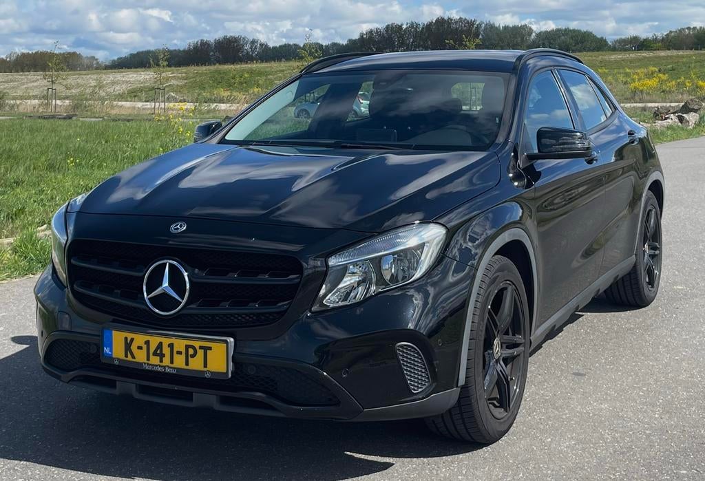 Mercedes-Benz GLA Gla180 1.6 90KW 2018 Zwart, Auto's, 4 cilinders, 700 kg, 1200 kg, Handgeschakeld