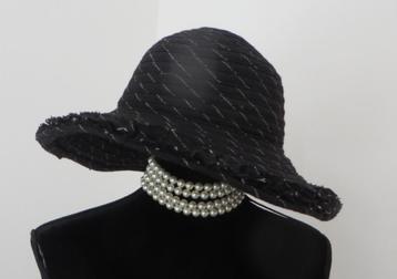 Leuk zwarte Flaphoed I Wolblend I Hoofdmaat 59 cm beschikbaar voor biedingen