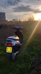 Scooter peugeot v-clic, Fietsen en Brommers, Ophalen, Overige modellen, Maximaal 45 km/u, Zo goed als nieuw