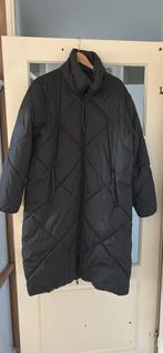 Mooie zwarte winterjas met twee schuine ritszakken., Ophalen of Verzenden, Zo goed als nieuw