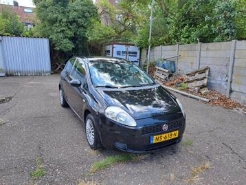 Fiat Punto 1.4 3DR 2009 Zwart beschikbaar voor biedingen