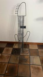 Ijzeren gitaarvormige cd rek, Ophalen of Verzenden, Zo goed als nieuw, Metaal, 25 tot 75 discs