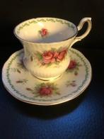 Mooie kop en schotel van QUEENS, Ophalen of Verzenden, Zo goed als nieuw, Overige stijlen, Kop(pen) en/of Schotel(s)