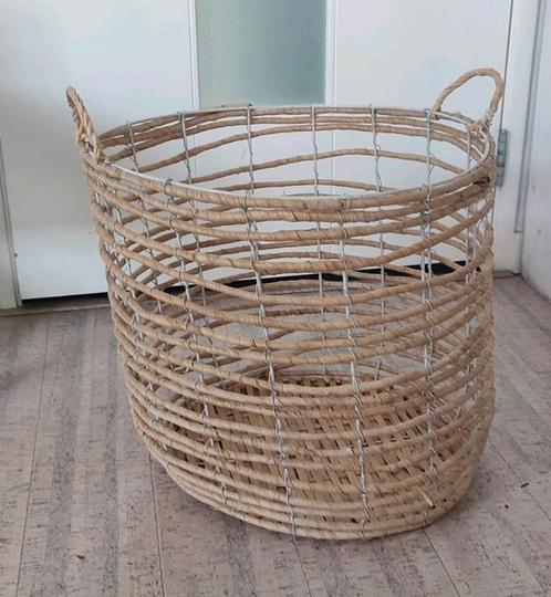 Naturel draadmand plant riet / metaal 40 cm hoog, Ø 40 cm, Huis en Inrichting, Woonaccessoires | Schalen en Manden, Zo goed als nieuw