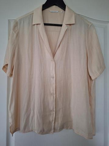 Size 40. Yaya. Creme blouse. beschikbaar voor biedingen