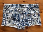 Jacquard 38 blauw witte M short Forever 21 egf, Forever 21, Blauw, W30 - W32 (confectie 38/40), Ophalen of Verzenden