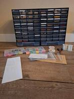 Heel veel kralen in 2 grote vakken-ladekast en toebehoren., Hobby en Vrije tijd, Kralen en Sieraden maken, Ophalen, Zo goed als nieuw