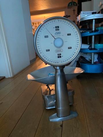 Berkel weegschaal 1959.Dubbele klok.Schoon.72 cm hoog beschikbaar voor biedingen