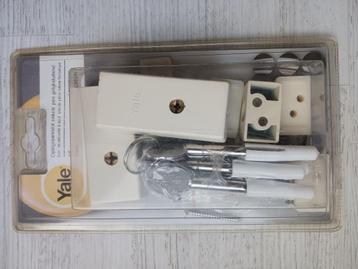 Yale Oplegraamslot enkele pen wit (2 stuks in verpakking) beschikbaar voor biedingen