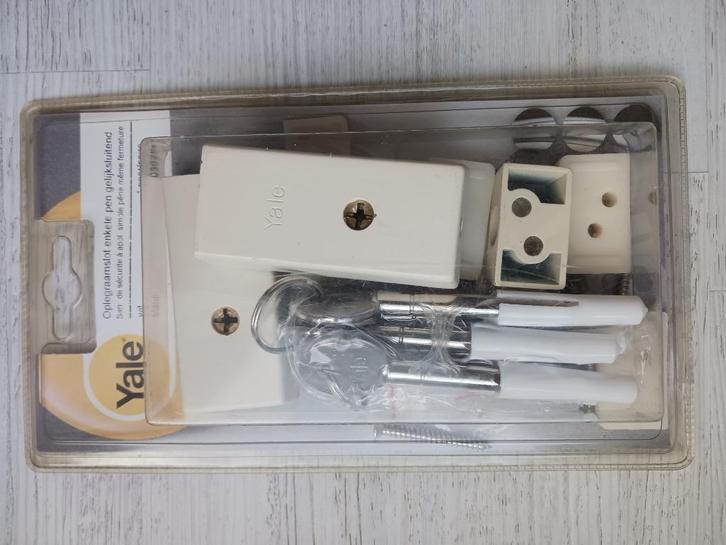 Yale Oplegraamslot enkele pen wit (2 stuks in verpakking), Huis en Inrichting, Woonaccessoires | Overige, Nieuw, Ophalen of Verzenden