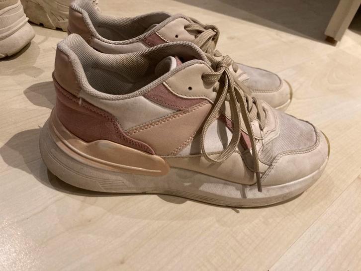 Sneakers maat 40 (nog twee paar andere sneakers oa adidas), Kleding | Dames, Schoenen, Zo goed als nieuw, Sneakers of Gympen, Roze