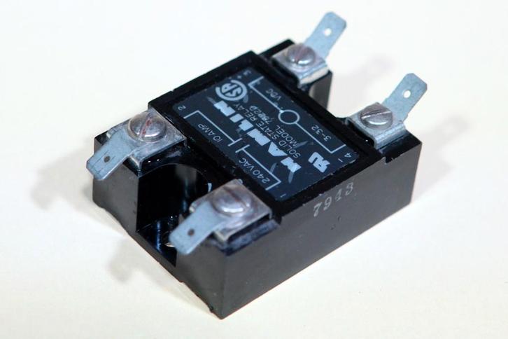 SOLID STATE RELAY € 10,-, Hobby en Vrije tijd, Elektronica-componenten, Nieuw, Ophalen of Verzenden